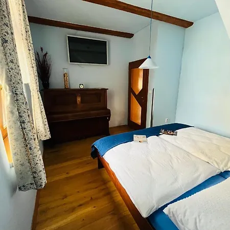 Apartman U Smrku Двур-Кралове-над-Лабем Экстерьер фото